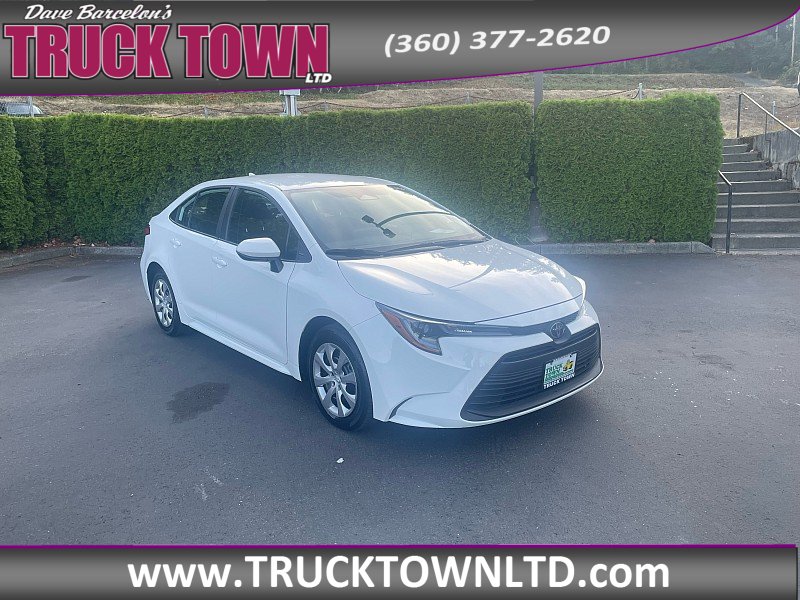 Used 2025 Toyota Corolla LE FWD image 7