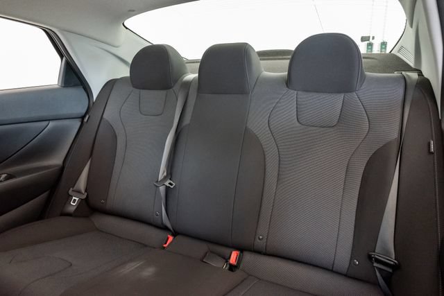 Certified 2025 Hyundai Elantra SE FWD image 21