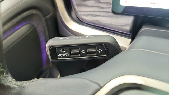 Used 2022 Rivian R1S Launch Edition image 47