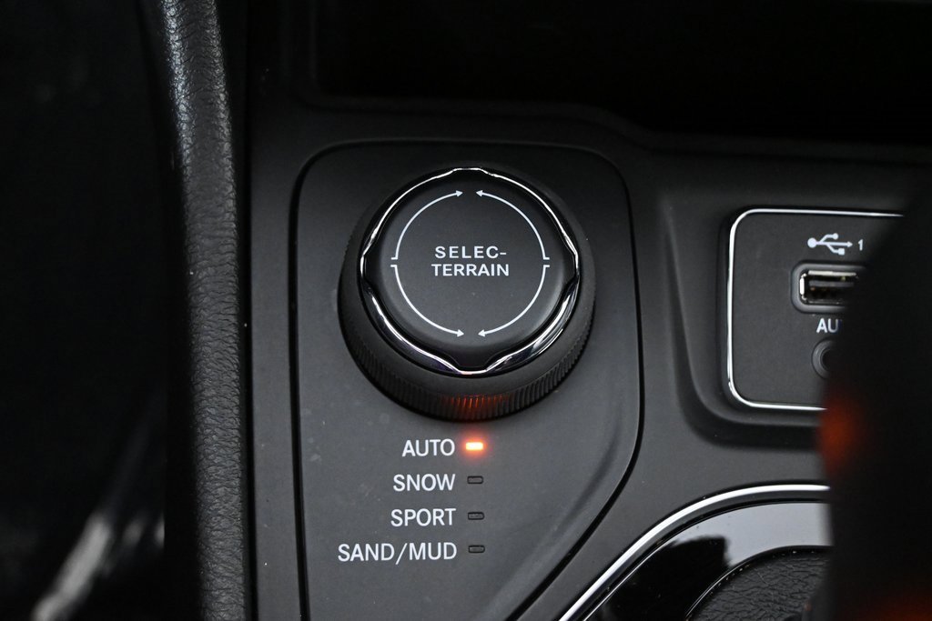 Used 2022 Jeep Cherokee Limited image 33