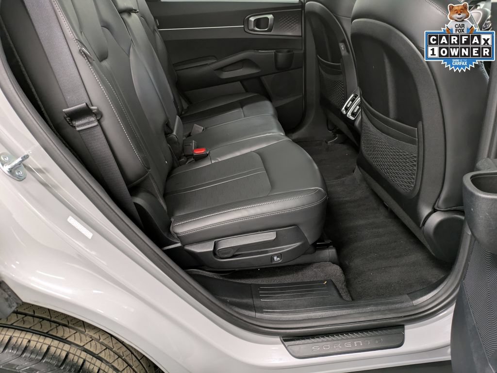 Certified 2024 Kia Sorento S w/ Panoramic Sunroof Package AWD/4WD image 27