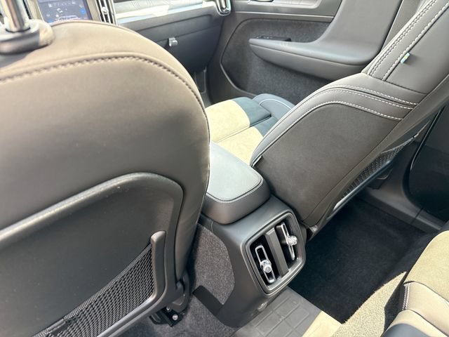 Certified 2023 Volvo C40 P8 Recharge Ultimate w/ Protection Package Premier AWD/4WD image 26