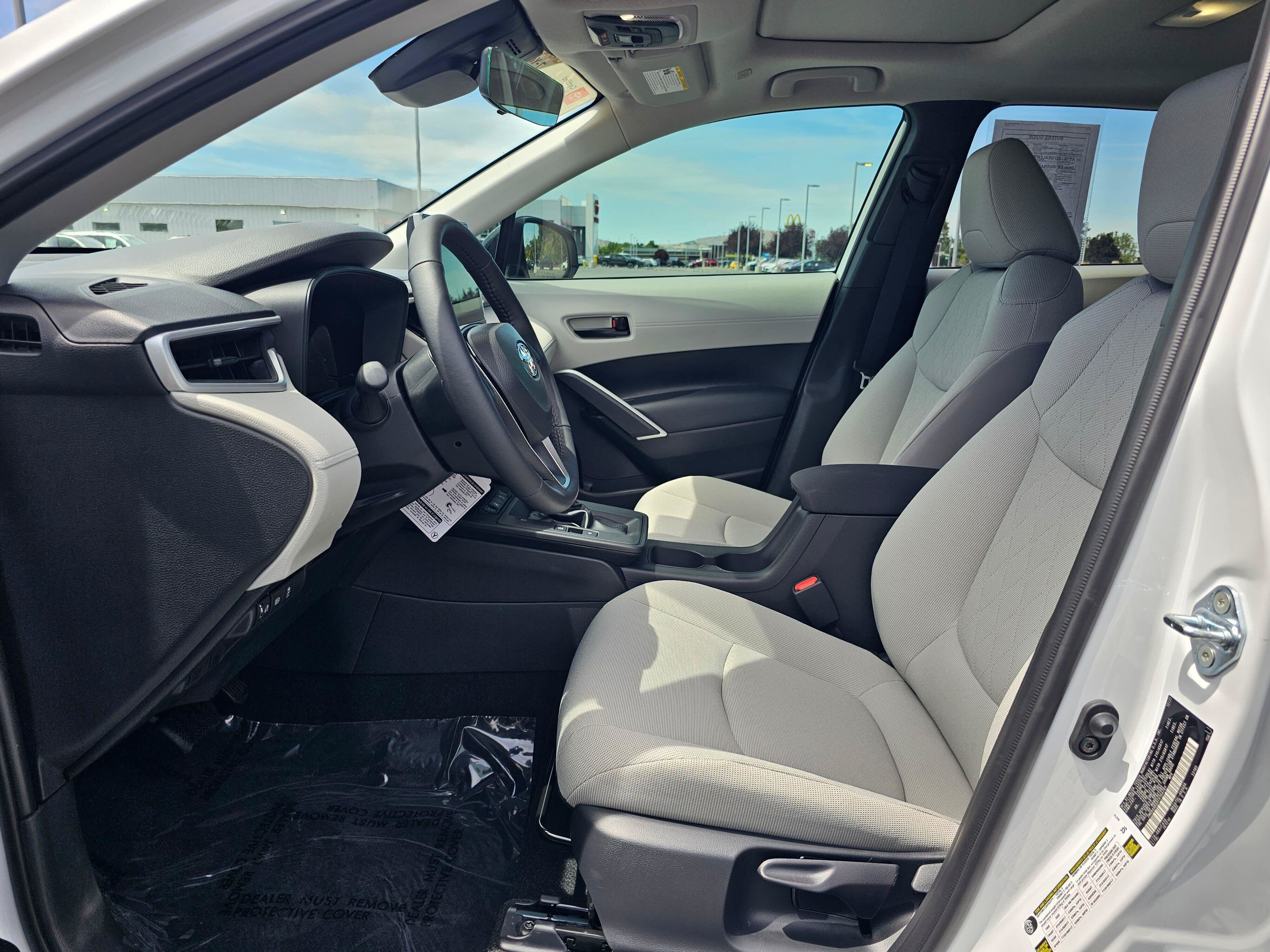 Used 2026 Toyota Corolla Cross LE w/ Moonroof Package AWD/4WD image 19