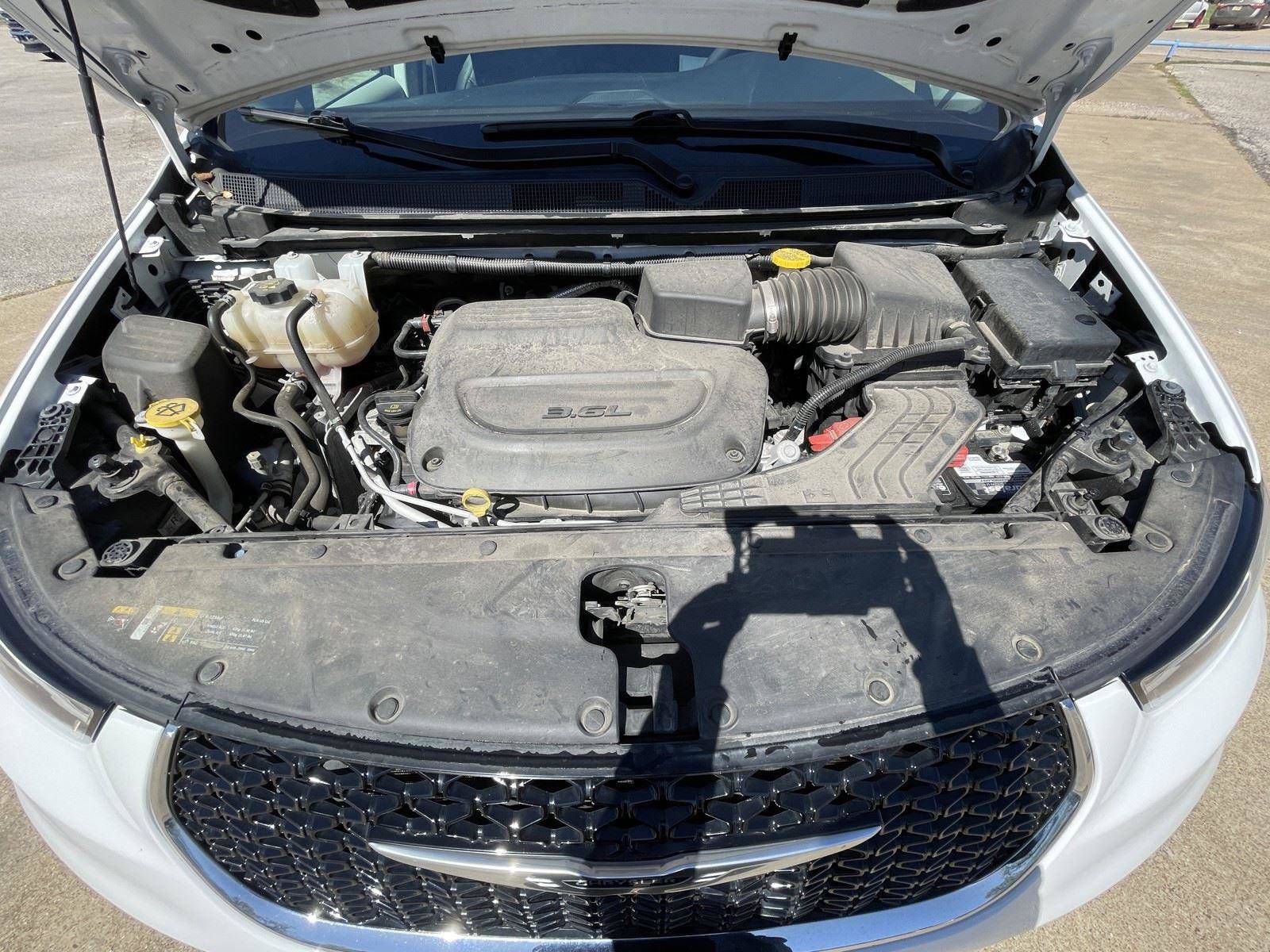 Used 2023 Chrysler Pacifica Touring-L image 53