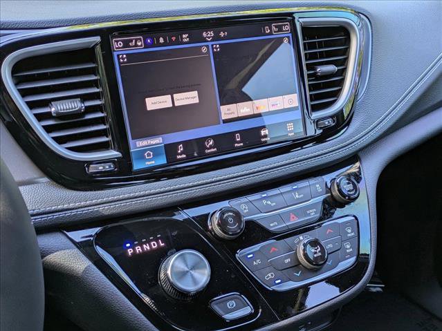 New 2026 Chrysler Pacifica Select image 12