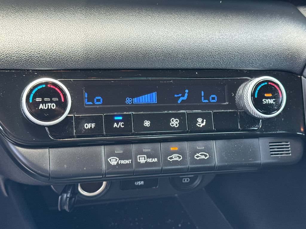 Used 2023 Hyundai Elantra SEL FWD image 30