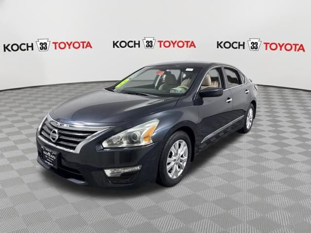 Used 2015 Nissan Altima 2.5 S w/ Sport Value Package FWD image 3
