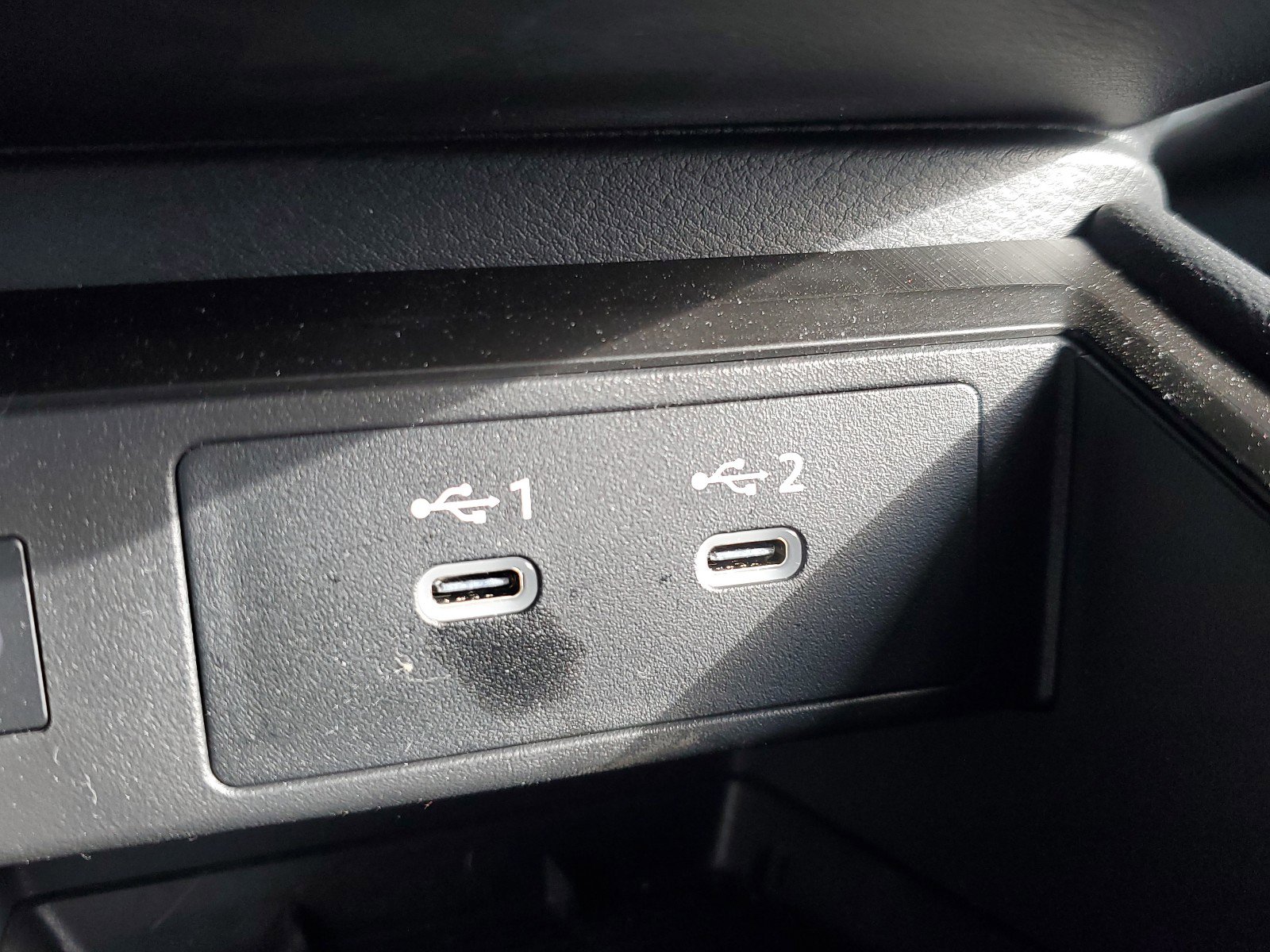 Certified 2025 Nissan Kicks SR image 24