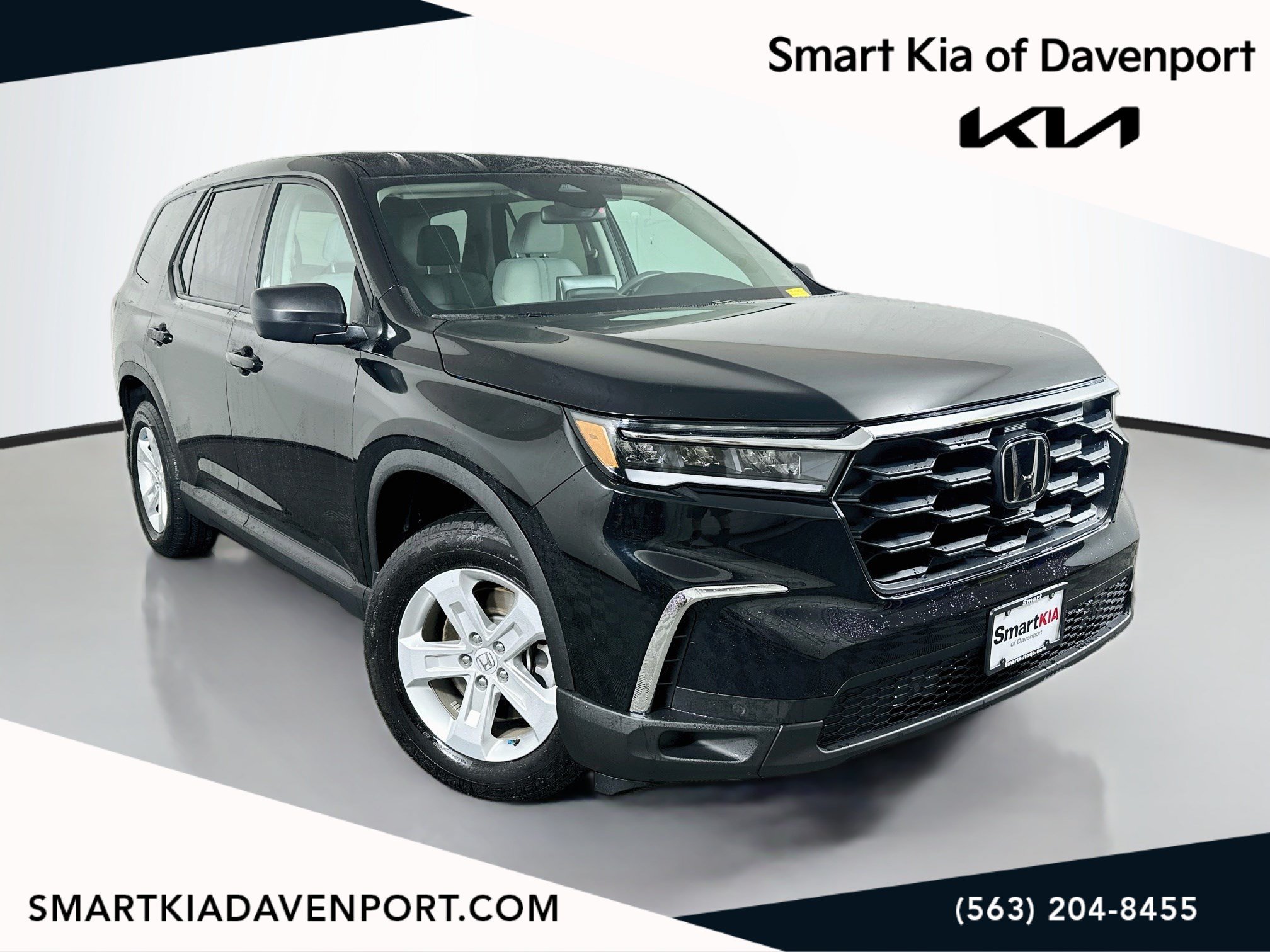 Used 2023 Honda Pilot LX image 1
