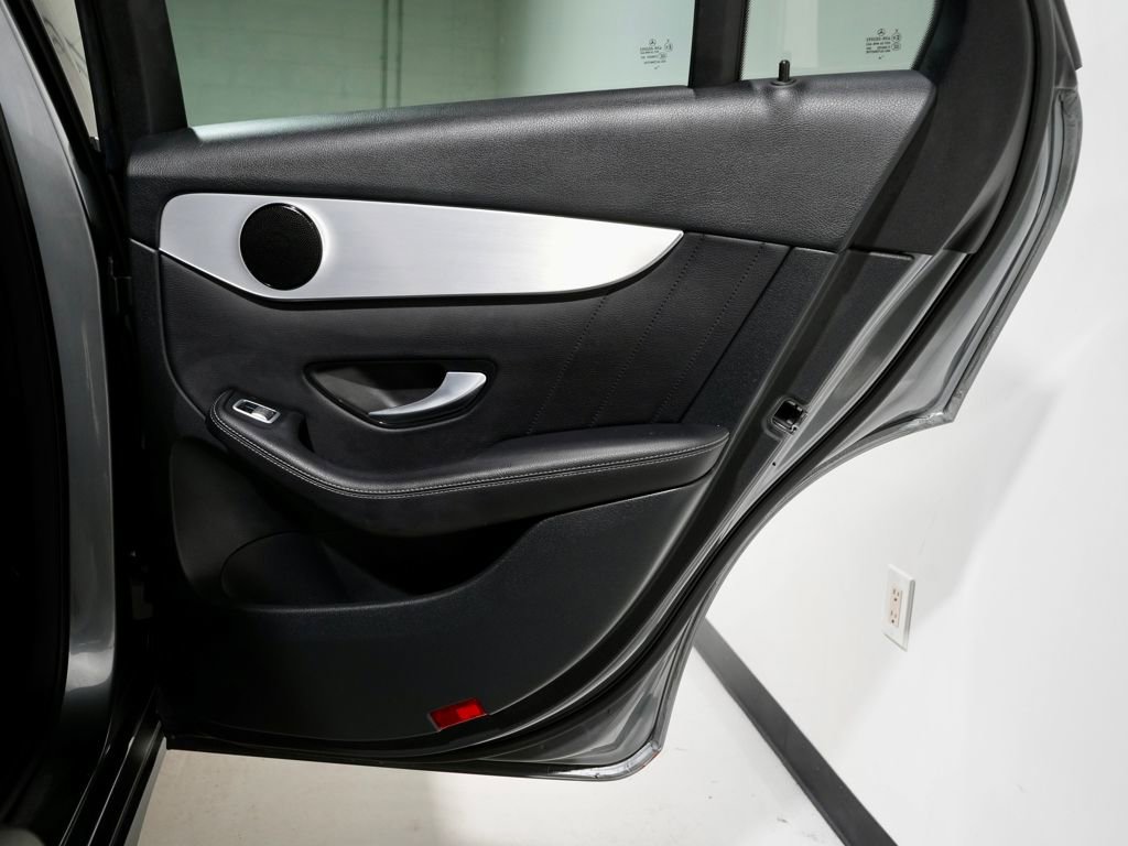 Used 2019 Mercedes-Benz GLC 300 image 30