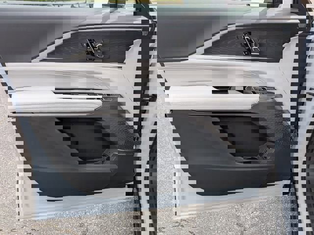 New 2026 Cadillac Lyriq Luxury image 10