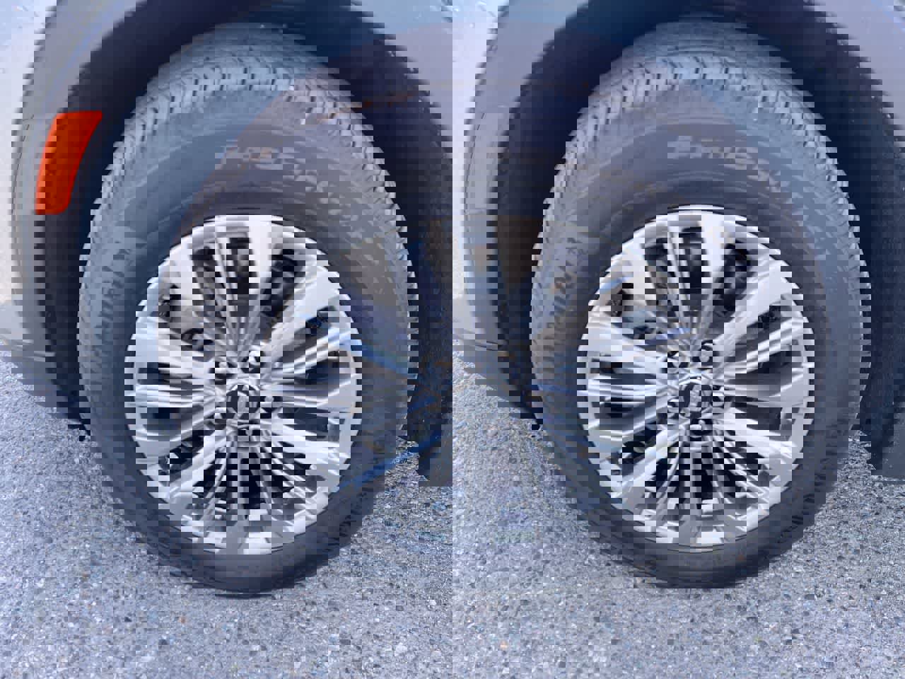 Used 2024 Cadillac XT4 Premium Luxury image 10