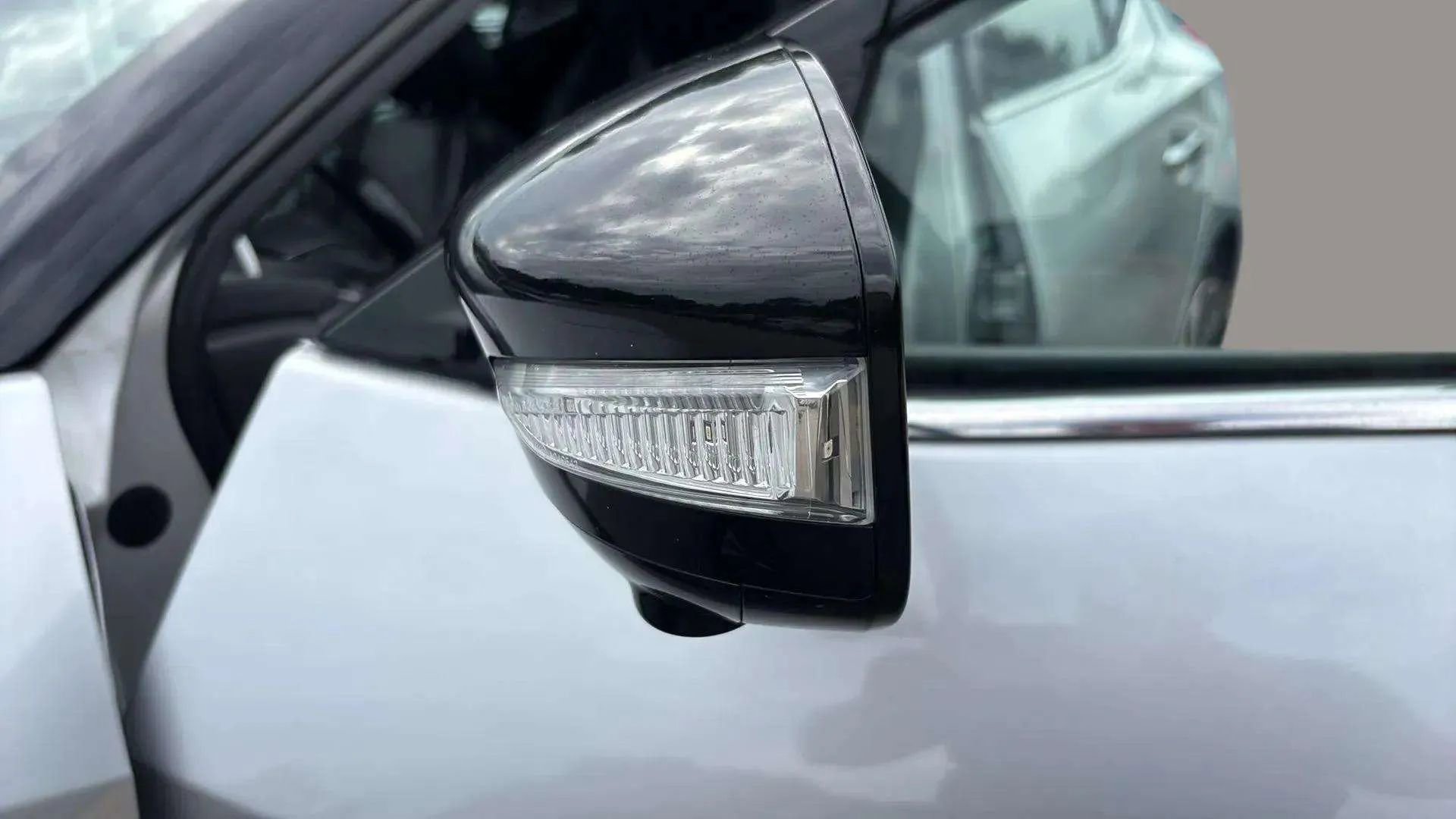 Used 2017 Nissan Maxima Platinum image 13