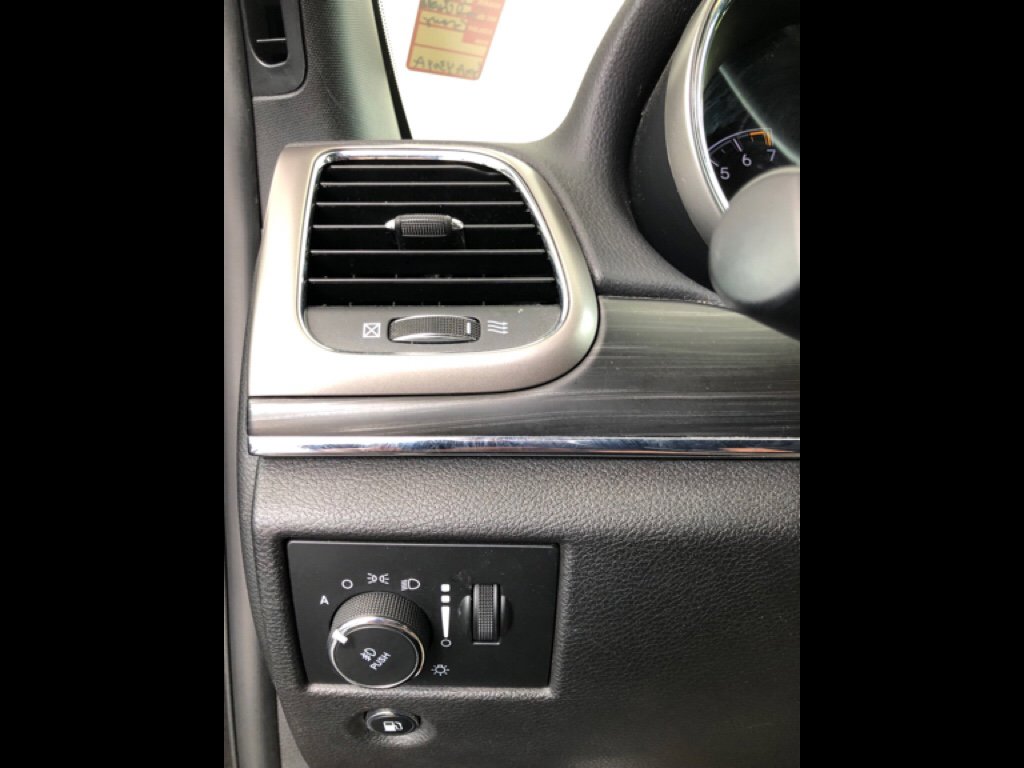 Used 2019 Jeep Grand Cherokee Limited image 10