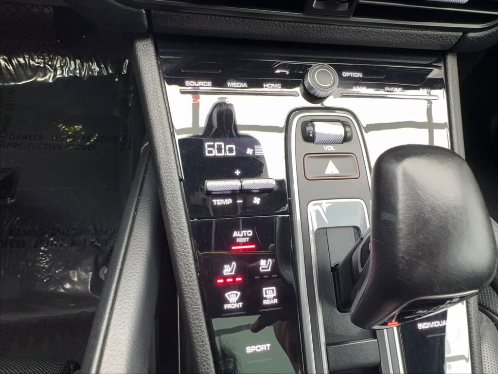 Used 2020 Porsche Cayenne AWD/4WD image 30