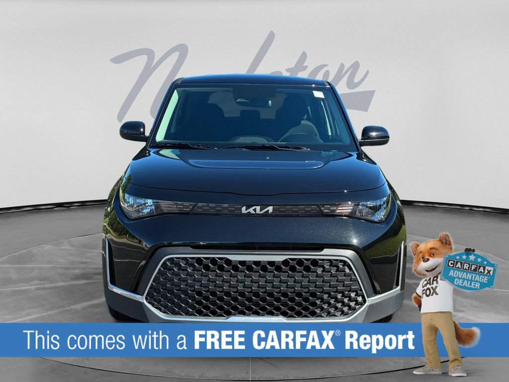 Certified 2025 Kia Soul LX w/ LX Technology Package FWD image 2