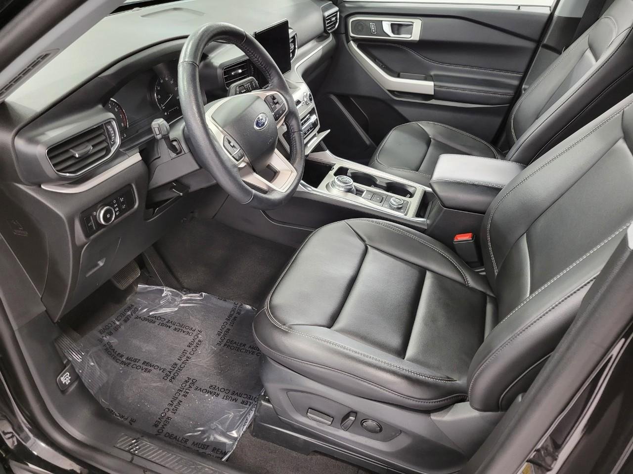 Used 2023 Ford Explorer XLT w/ Equipment Group 202A image 9