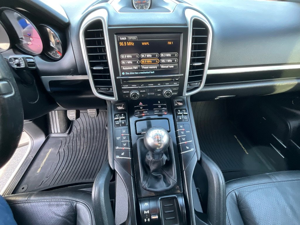 Used 2013 Porsche Cayenne 6-Speed Manual image 16