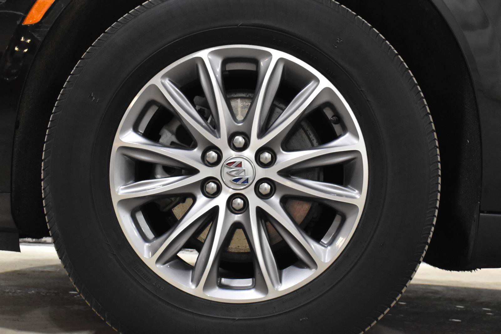 Used 2023 Buick Enclave Essence image 7