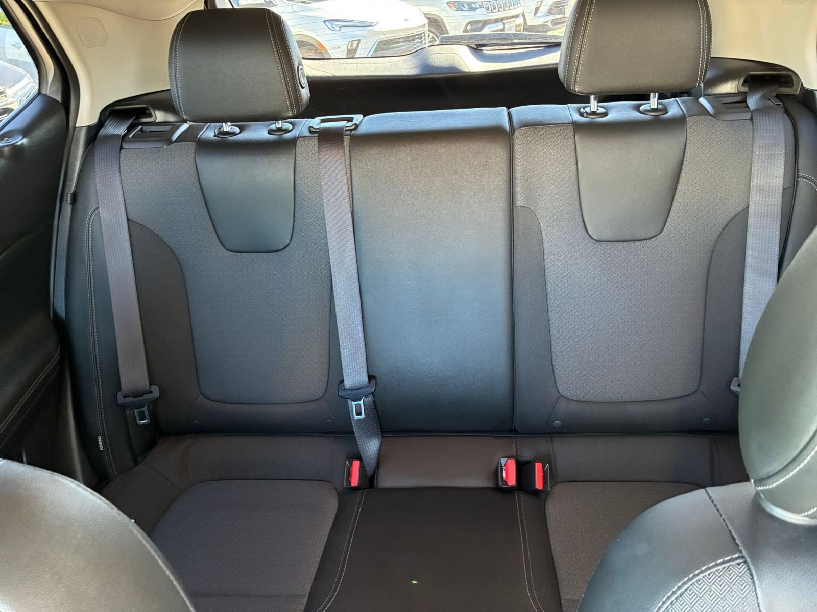 Used 2025 Buick Encore GX Preferred AWD/4WD image 37