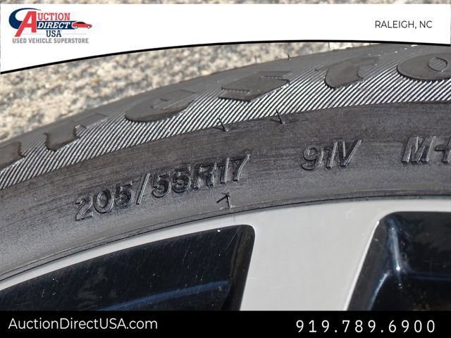 Used 2020 Nissan Kicks SV image 38