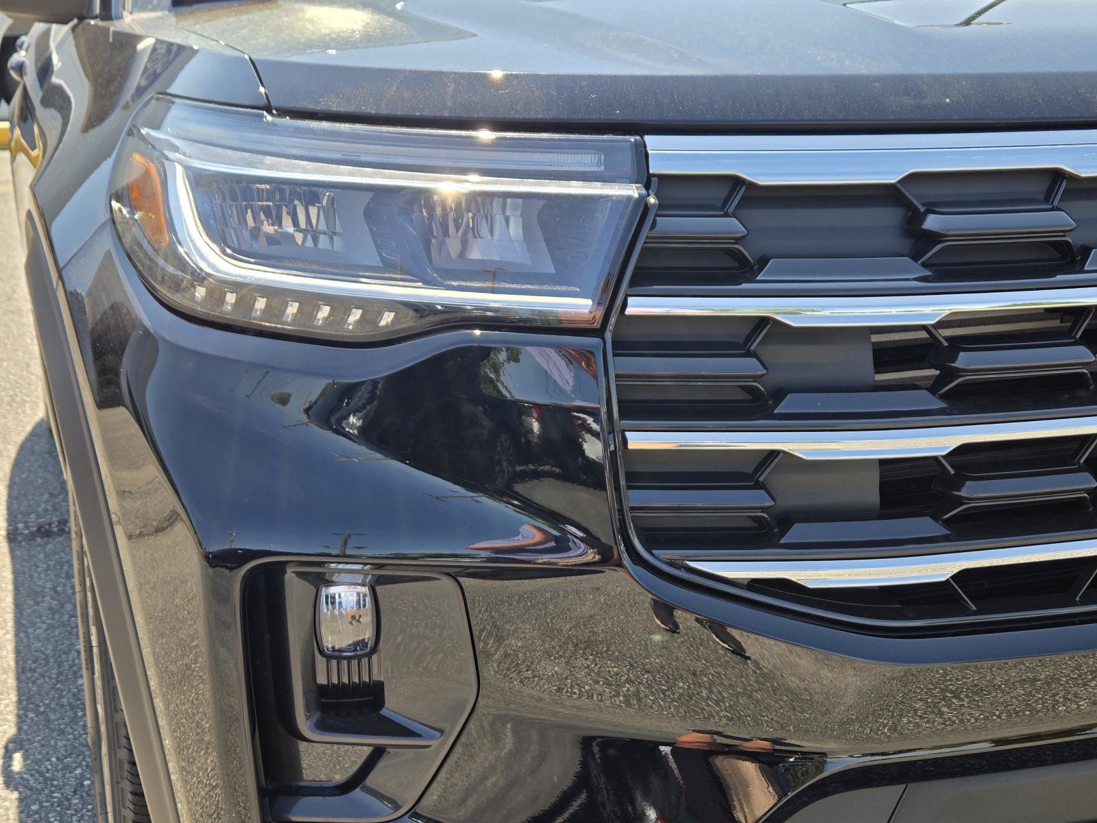 New 2026 Ford Explorer Active w/ Active Comfort Package AWD/4WD image 3