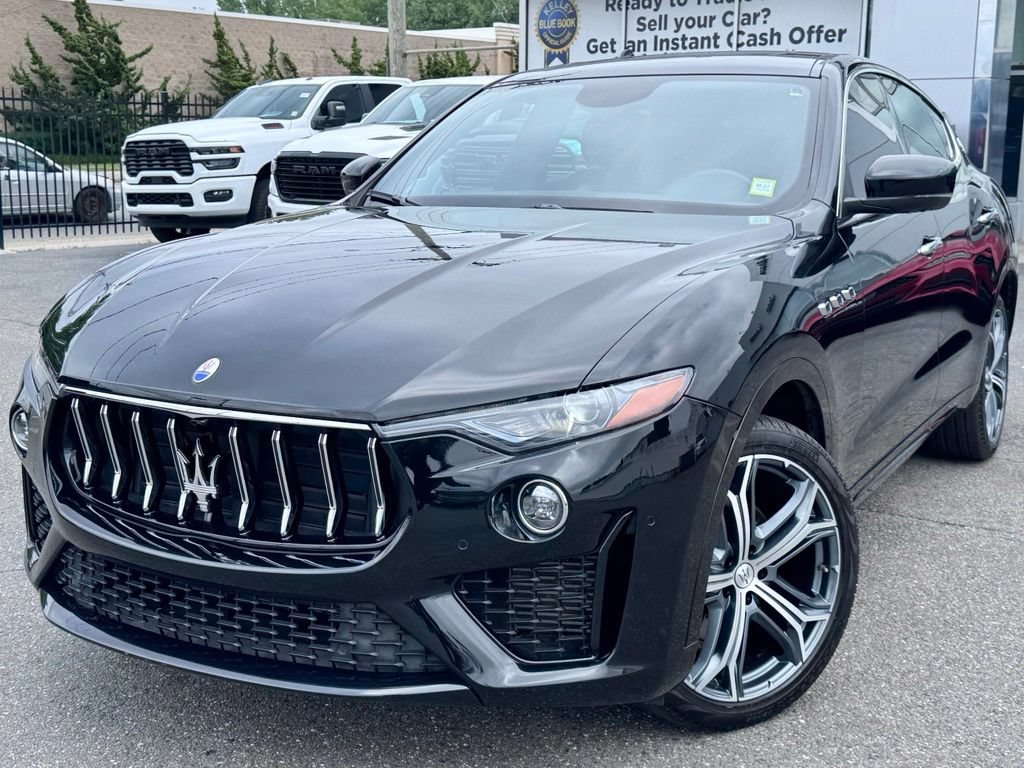 Used 2021 Maserati Levante AWD/4WD image 3