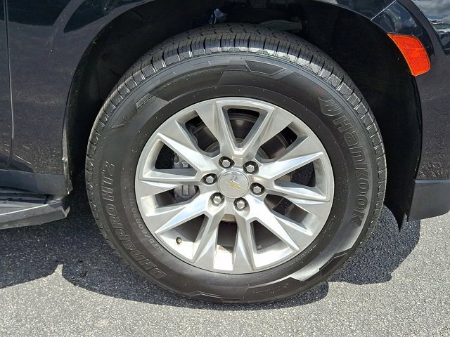 Used 2021 Chevrolet Tahoe Premier w/ Premium Package AWD/4WD image 11
