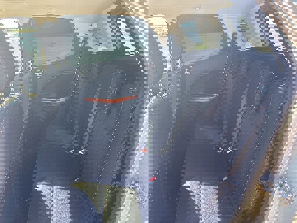 Used 2021 Ford EcoSport SE w/ SE Convenience Package image 14