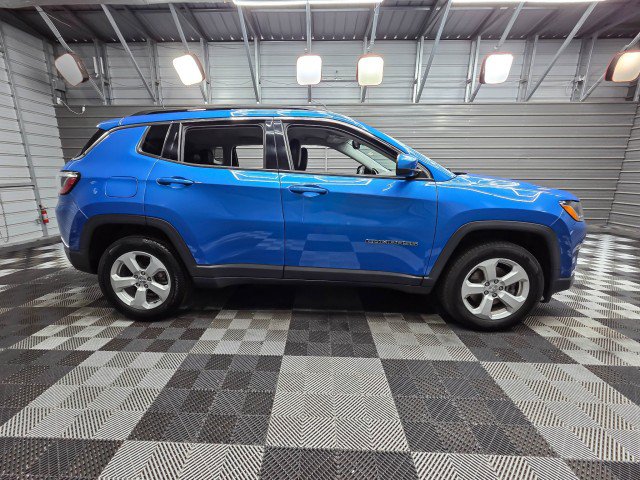 Used 2019 Jeep Compass Latitude w/ Popular Equipment Group AWD/4WD image 9