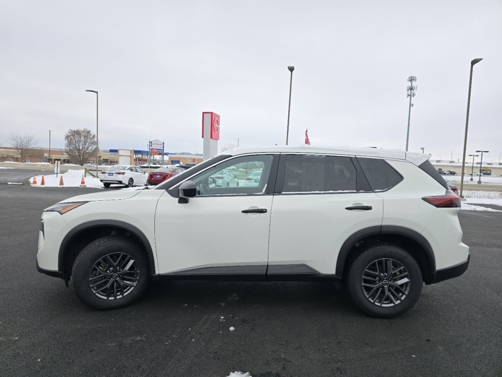 Used 2024 Nissan Rogue S image 10