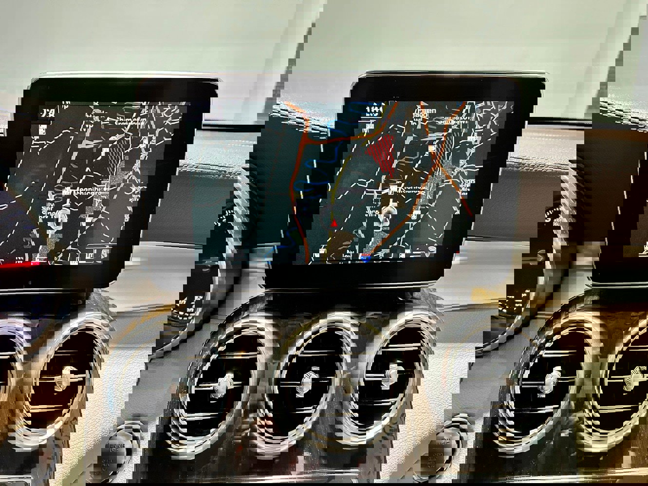 Used 2016 Mercedes-Benz GLC 300 4MATIC image 9