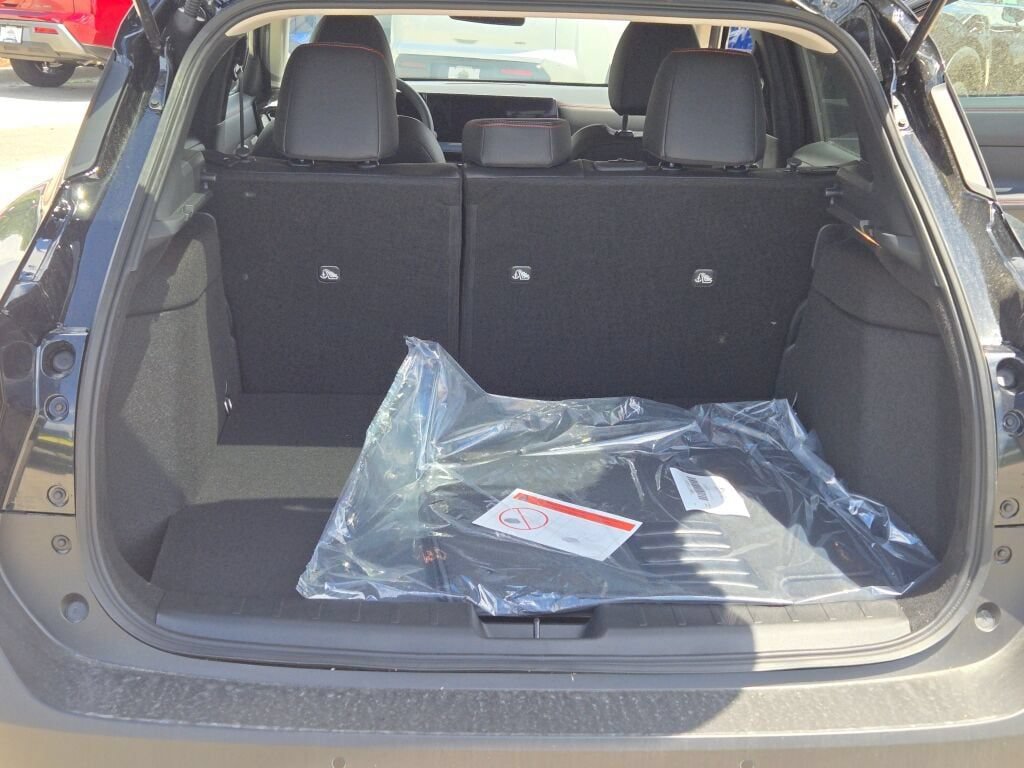 Used 2026 Nissan Kicks SR AWD/4WD image 12