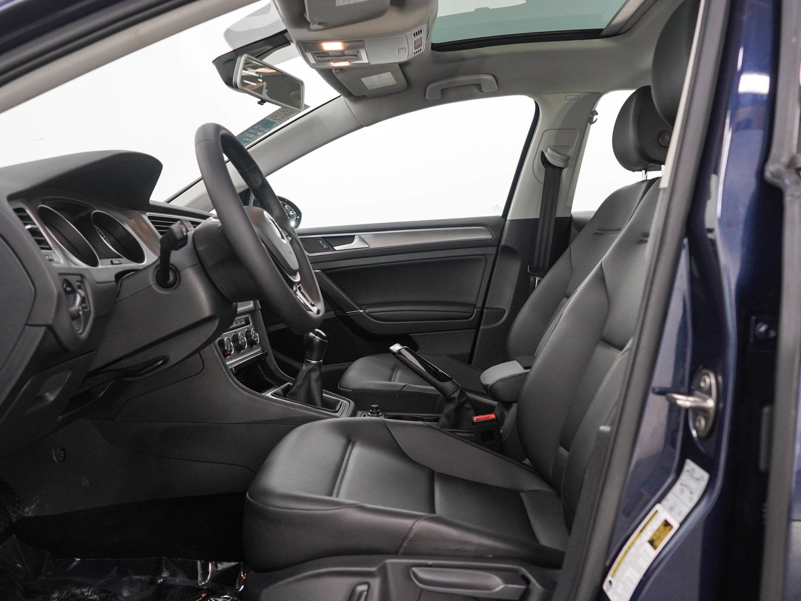 Used 2017 Volkswagen Golf Wolfsburg Edition FWD image 21