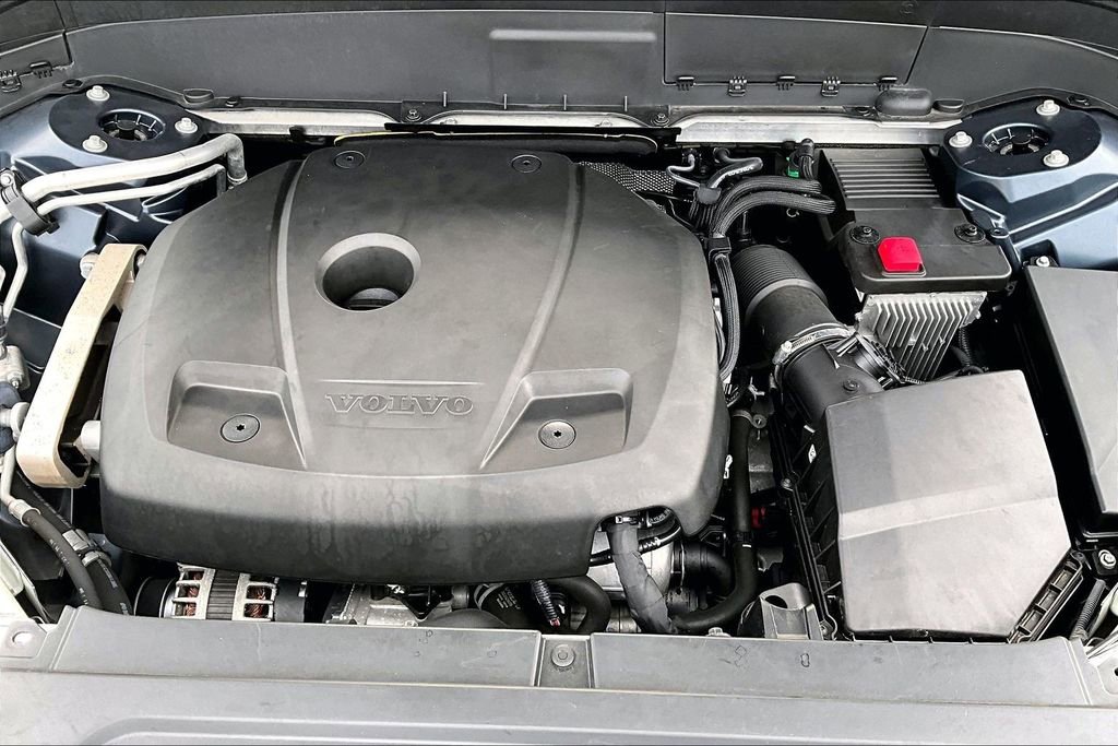 Used 2020 Volvo XC90 T5 Momentum w/ Protection Package Premier image 31