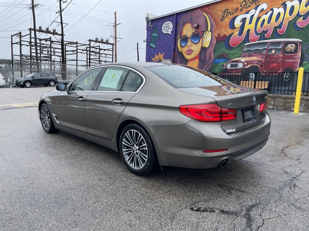 Used 2017 BMW 530i xDrive image 3