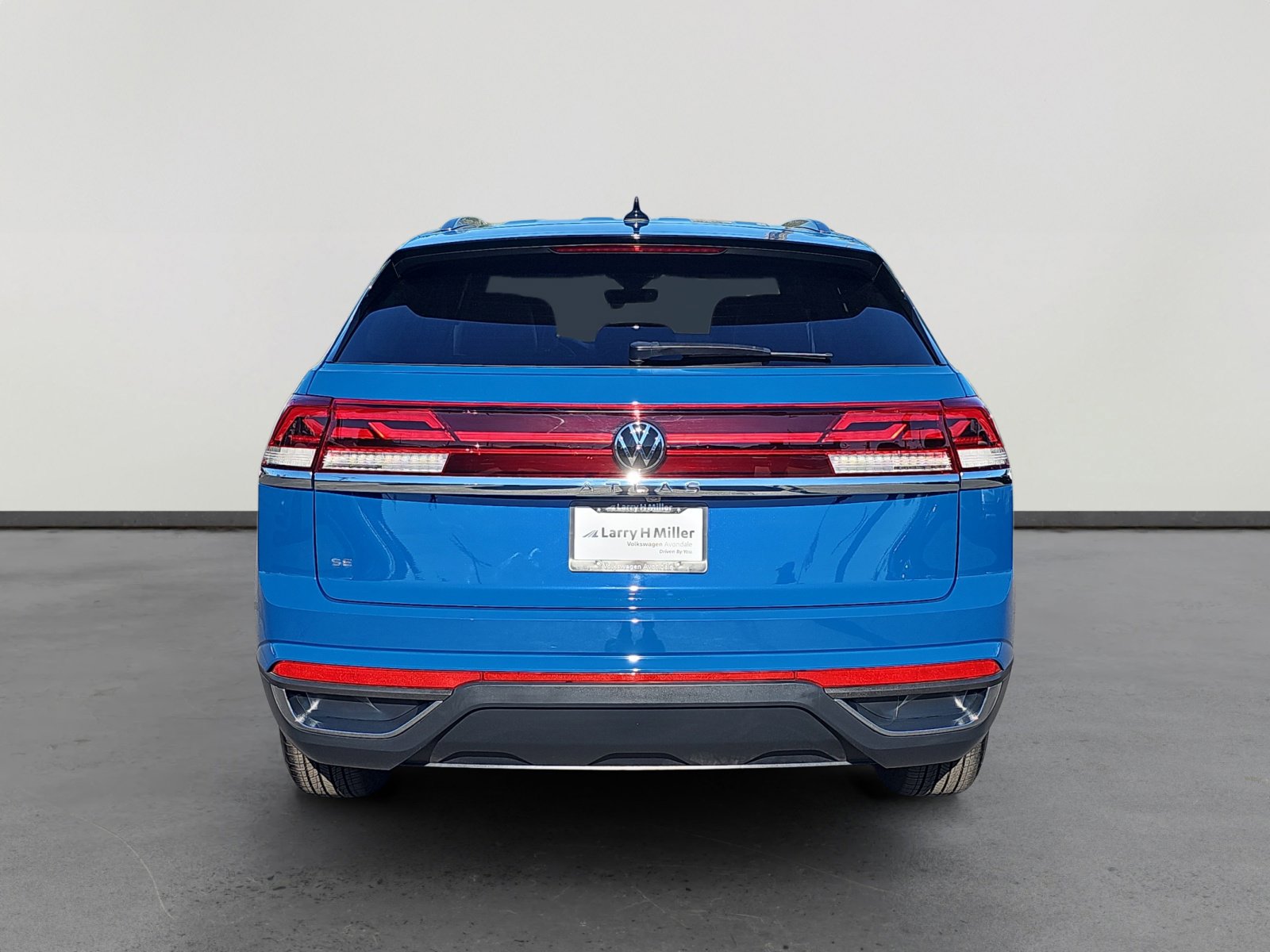 Certified 2025 Volkswagen Atlas Cross Sport SE image 4