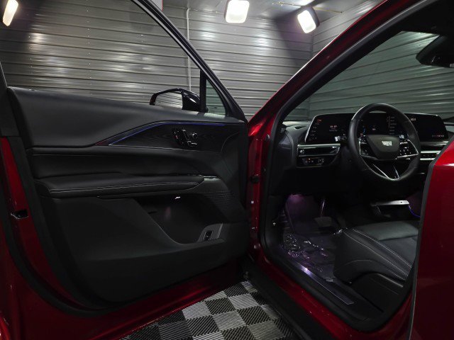 Used 2024 Cadillac Lyriq Sport image 33