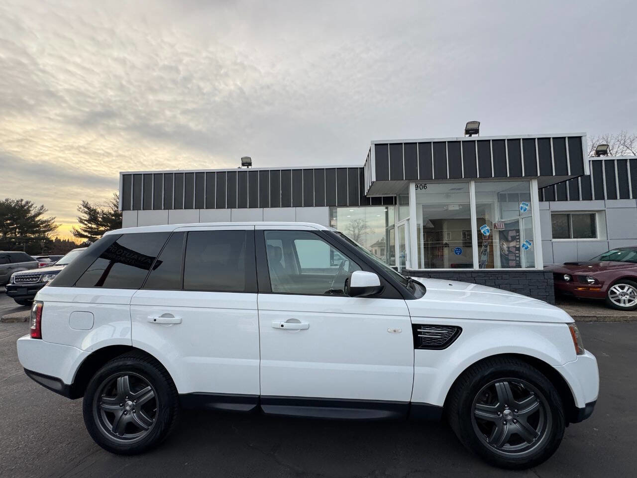 Used 2013 Land Rover Range Rover Sport HSE LUX image 9