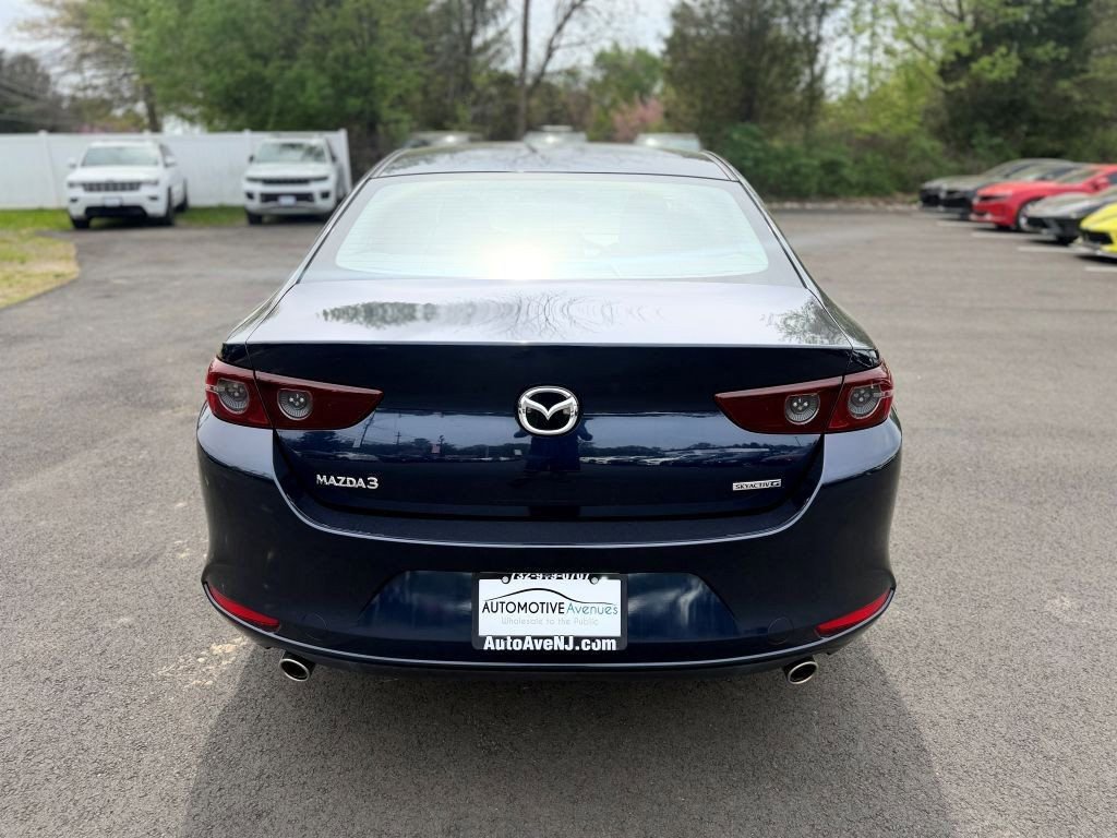 Used 2020 MAZDA MAZDA3 Sedan image 4