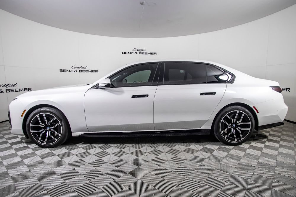 Used 2023 BMW 740i RWD image 10