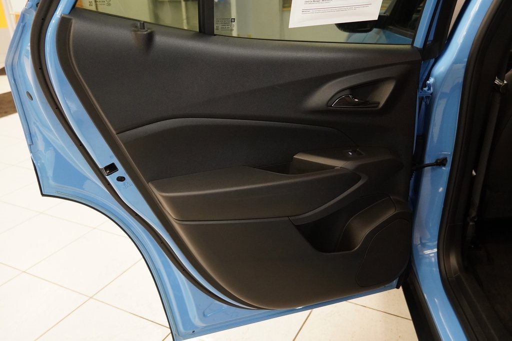 Used 2024 Chevrolet Trax RS w/ Sunroof Package image 25