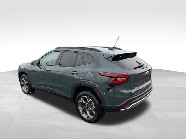 Certified 2025 Chevrolet Trax LT w/ LT Convenience Package image 3