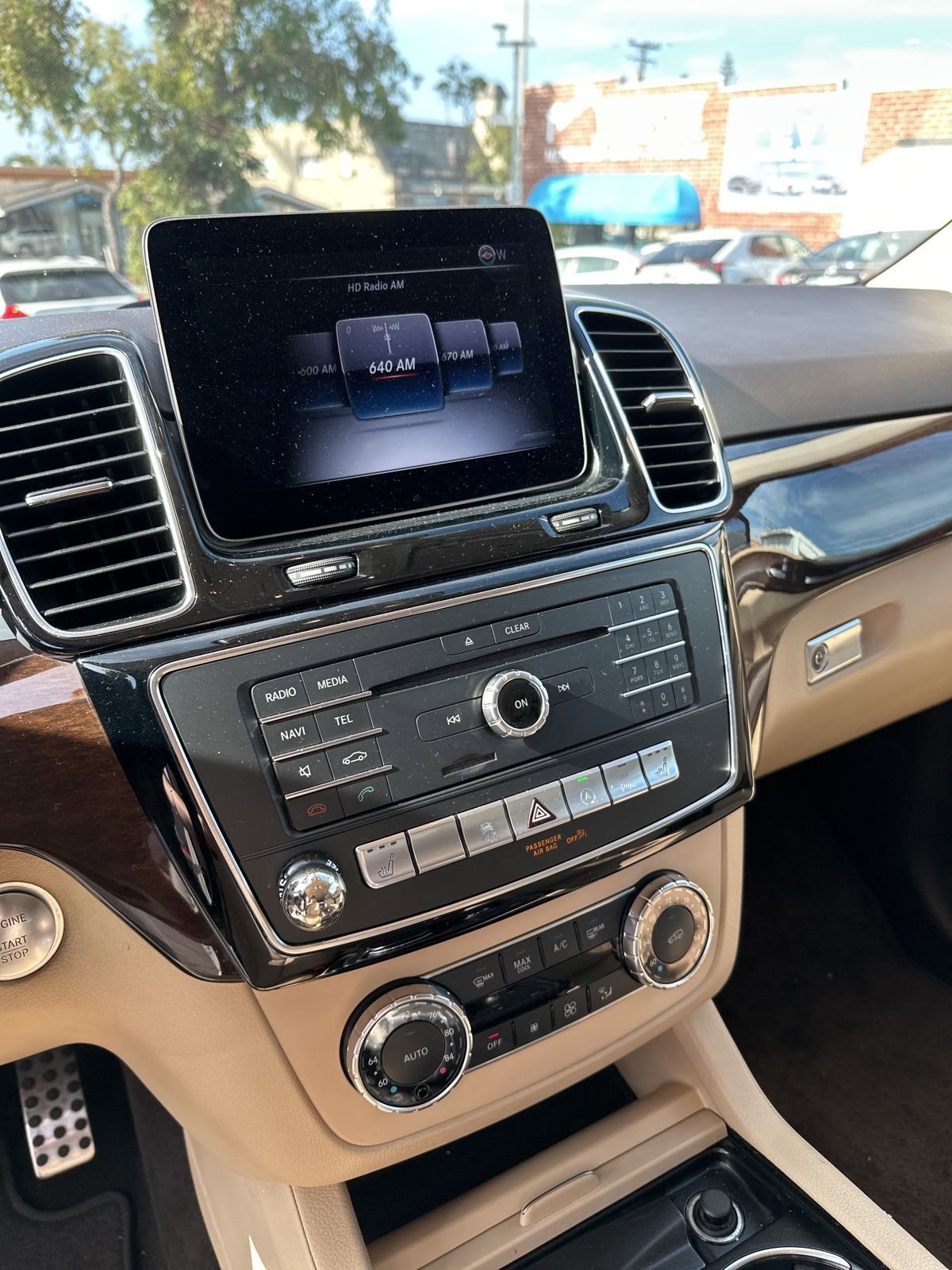 Used 2019 Mercedes-Benz GLE 400 4MATIC image 21