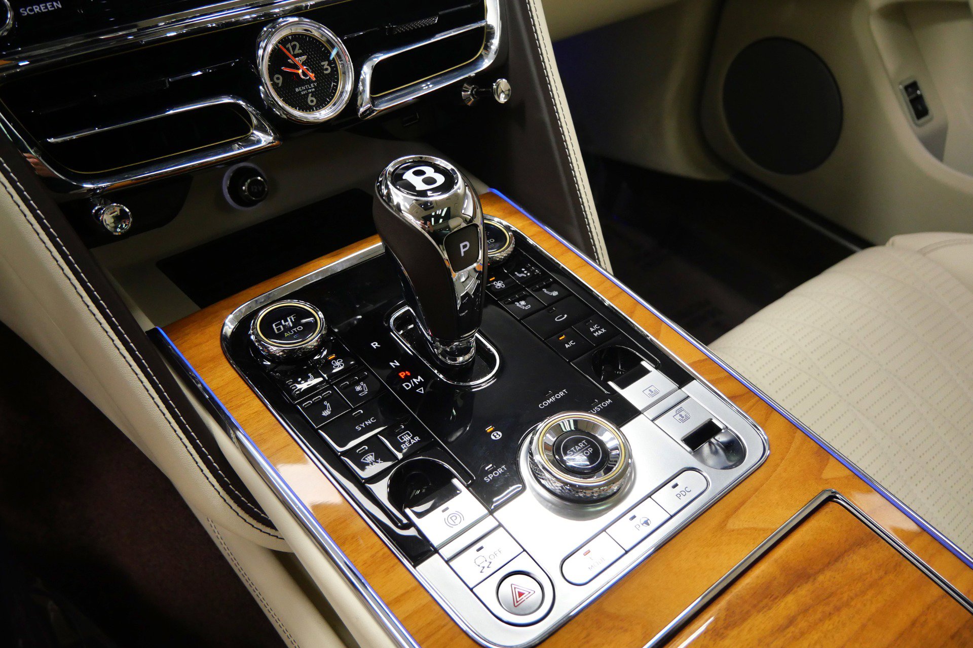 Used 2022 Bentley Flying Spur Plug-In Hybrid image 27