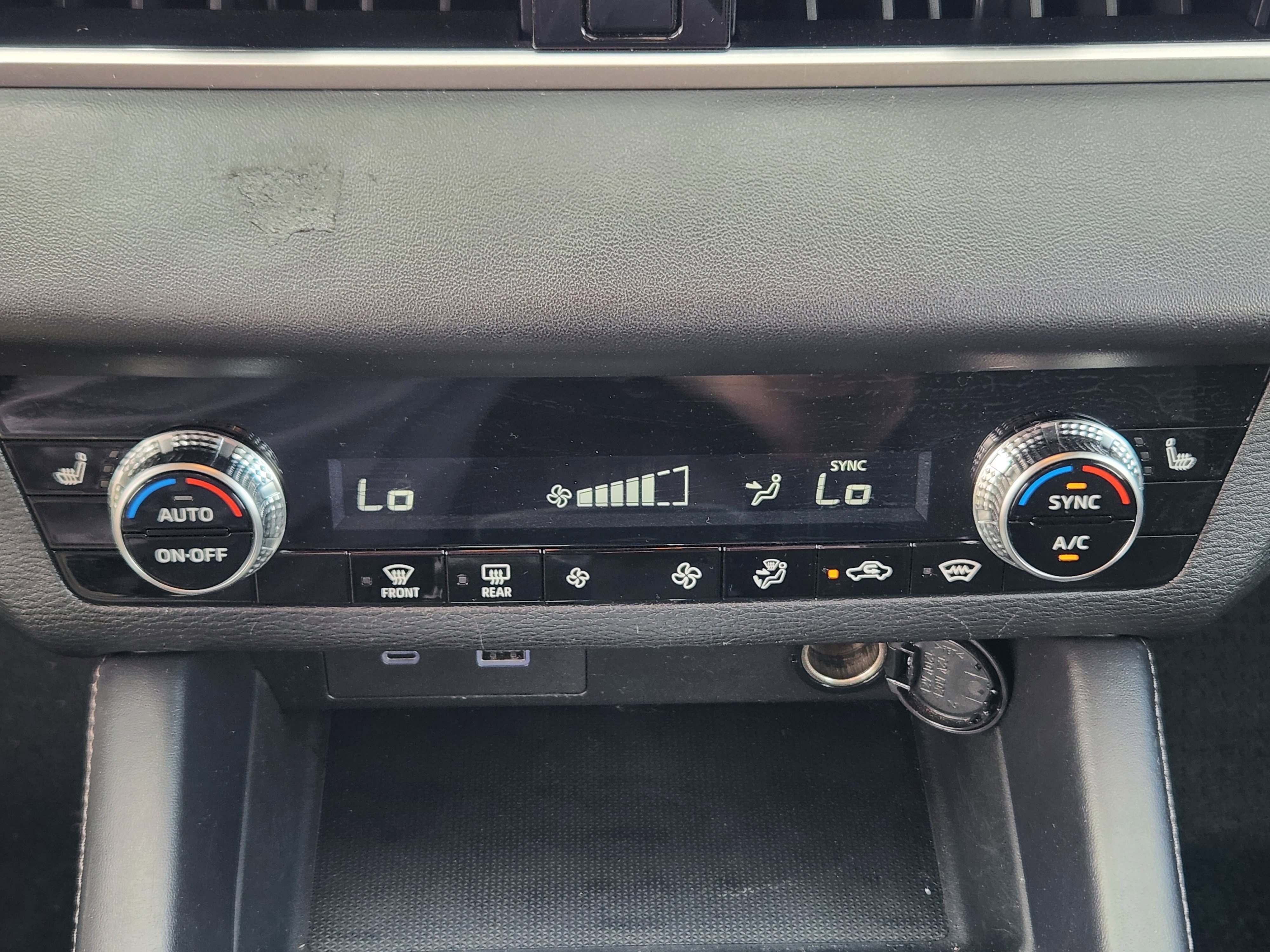 Used 2025 Mitsubishi Outlander ES AWD/4WD image 13
