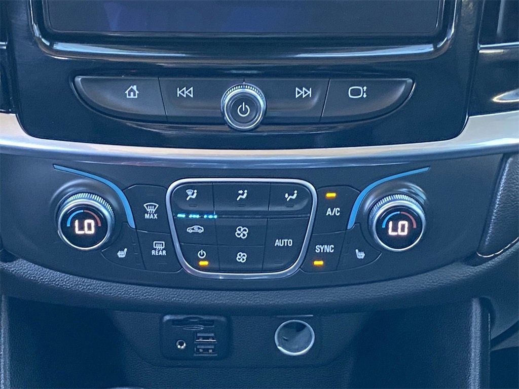 Used 2020 Chevrolet Traverse LT w/ LT Premium Package image 29