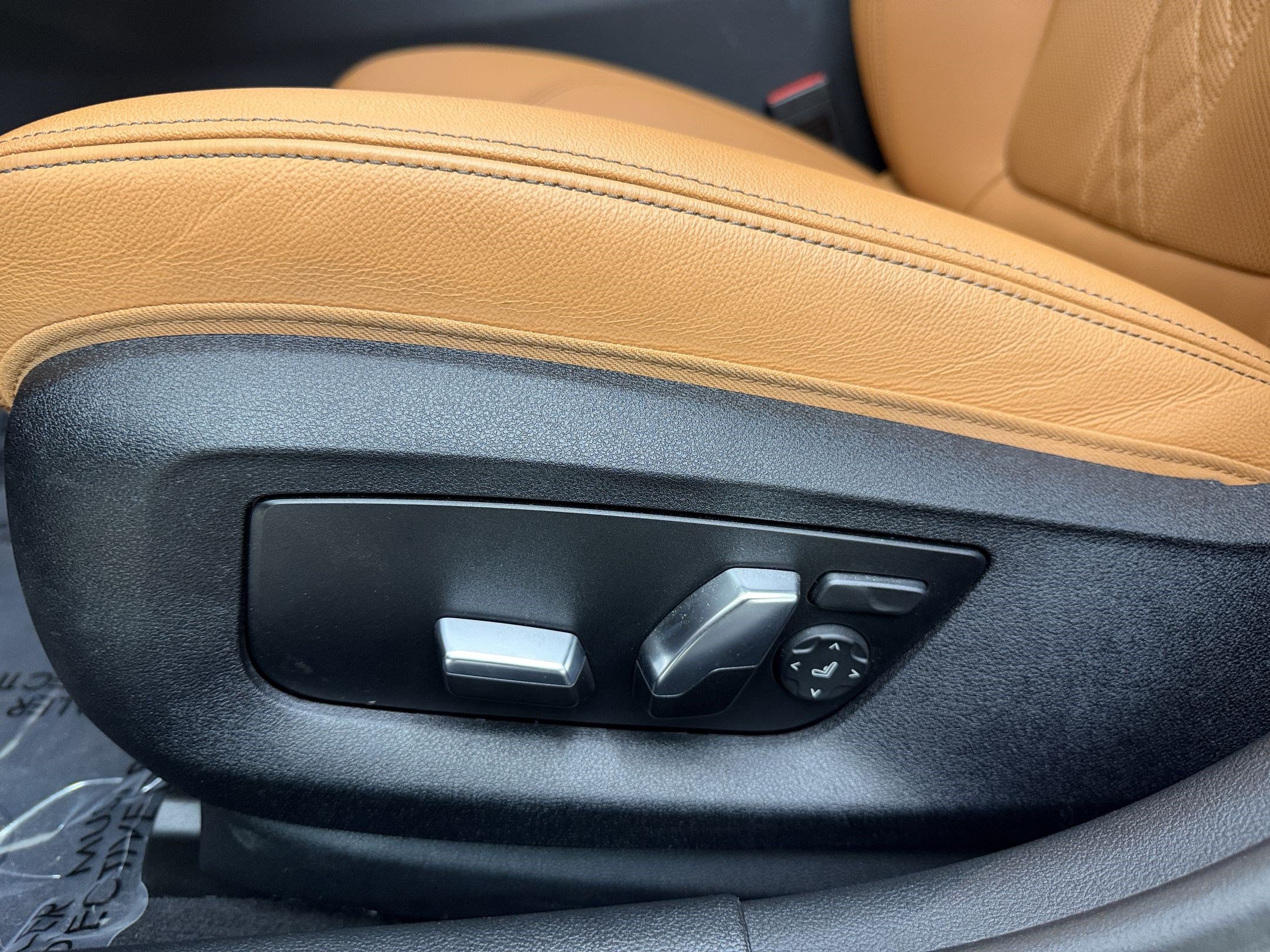 Certified 2023 BMW 530i w/ Premium Package RWD image 16