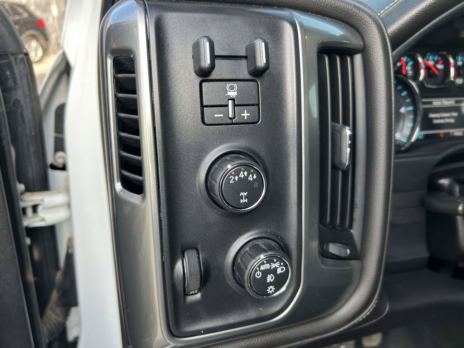 Used 2019 Chevrolet Silverado 2500 LTZ w/ Duramax Plus Package AWD/4WD image 19