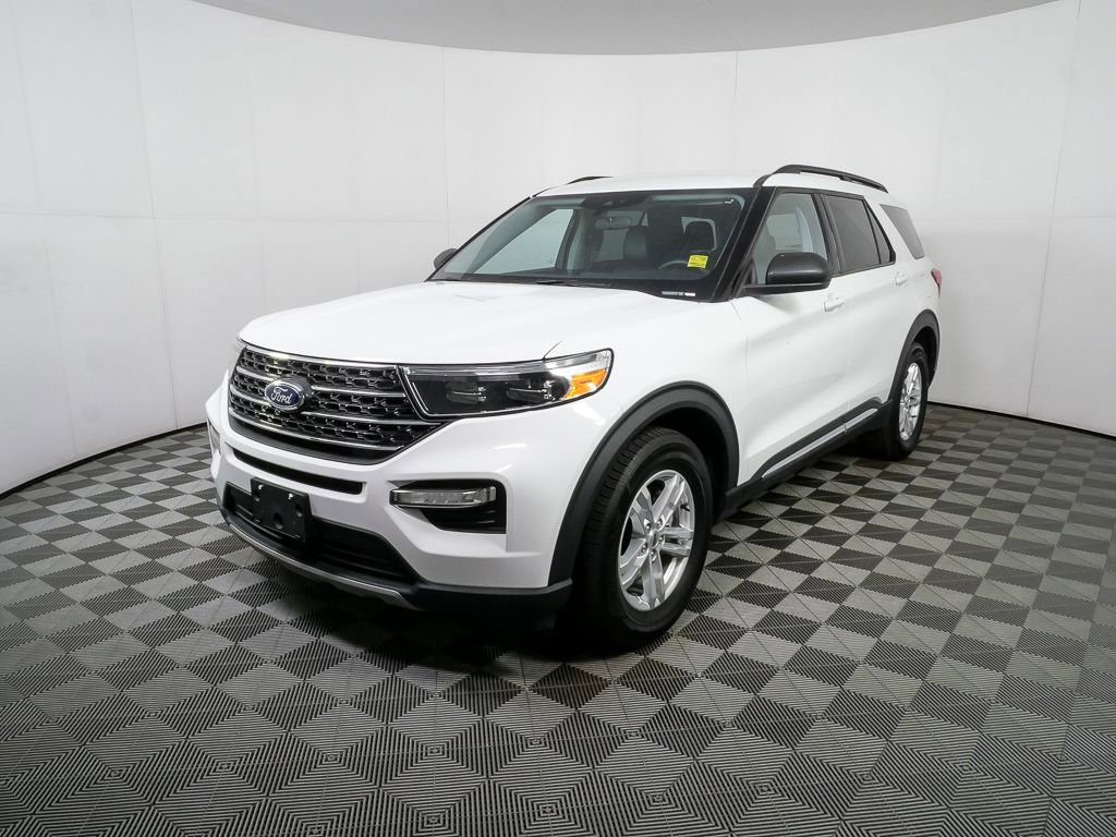 Used 2023 Ford Explorer XLT w/ Equipment Group 202A image 24